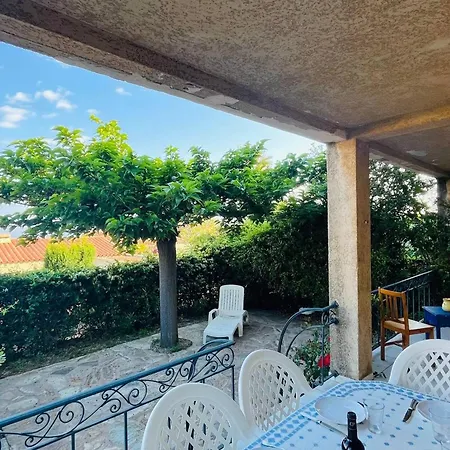 Rdc A 80m De La Plage, 2 Pieces, 4 Couchages, Terrasse Avec Acces Mer, Parking Gratuit - Fr-1-63-362 * Lumio (Corsica)